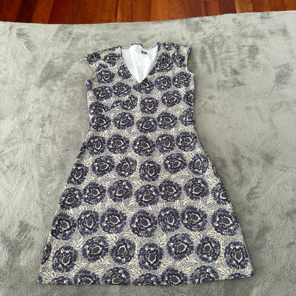 REI Co-Op Tennis Outdoor Dress Women's size XS V-Neck Cap Sleeve
